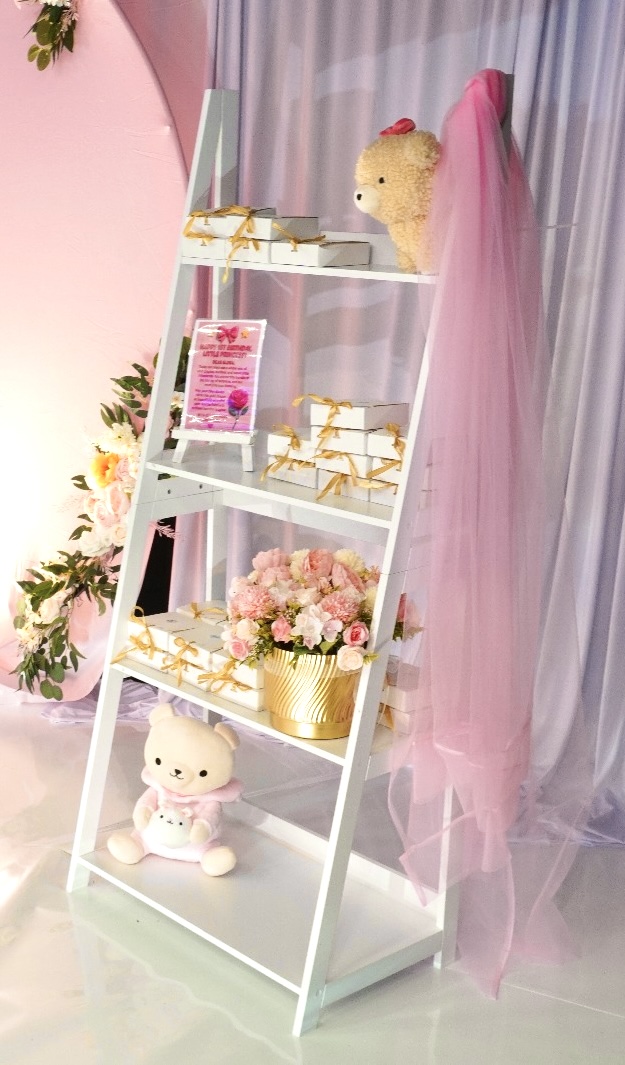 LeeU Bliss balloon garland